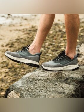 OluKai Men's Makiki Cloud Grey / Poi Trail Running Sneakers size 14 NWT